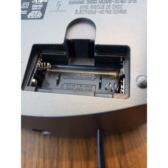 TIMEX AM/FM Dual Alarm Clock Radio T231Y Plays Music From Your Smart Phone - Picture 11 of 13